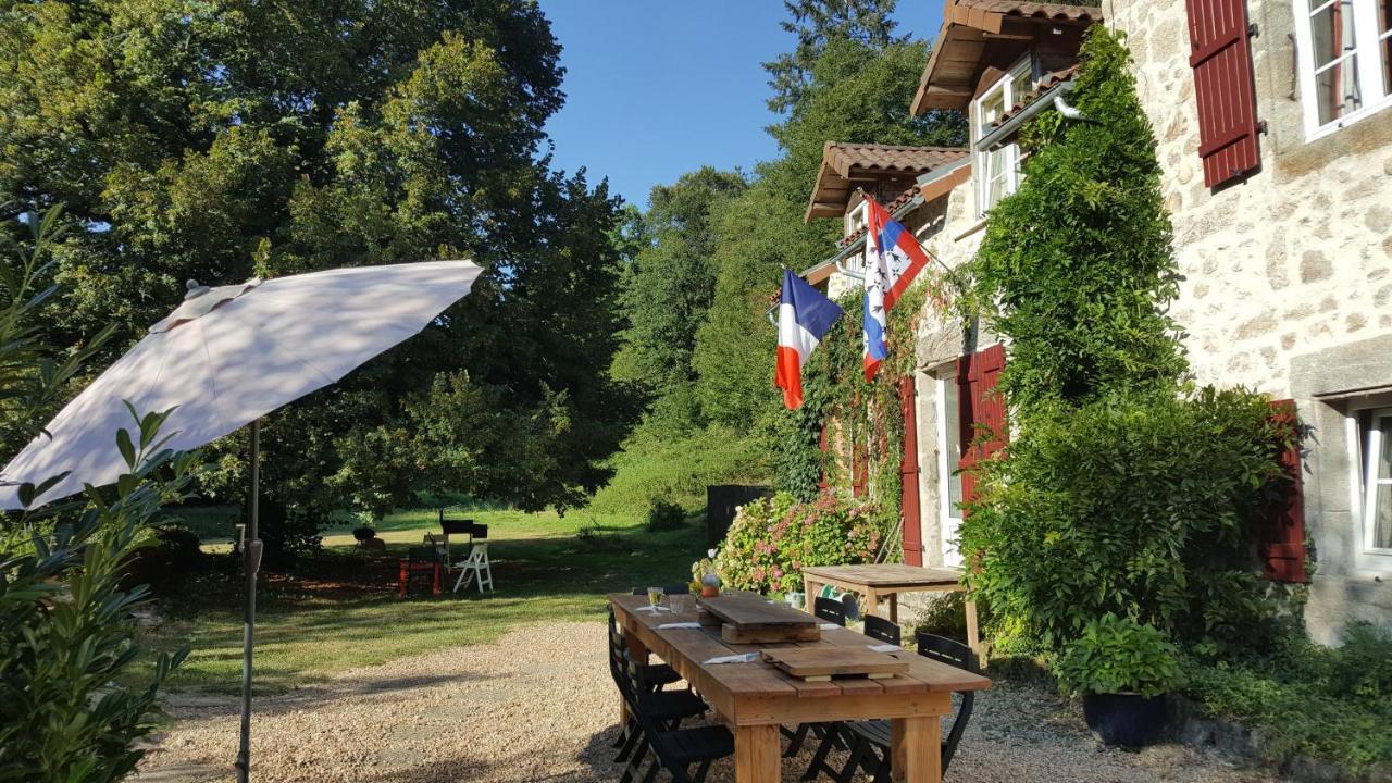 Le Moulin De Pensol - Gites Esterno foto
