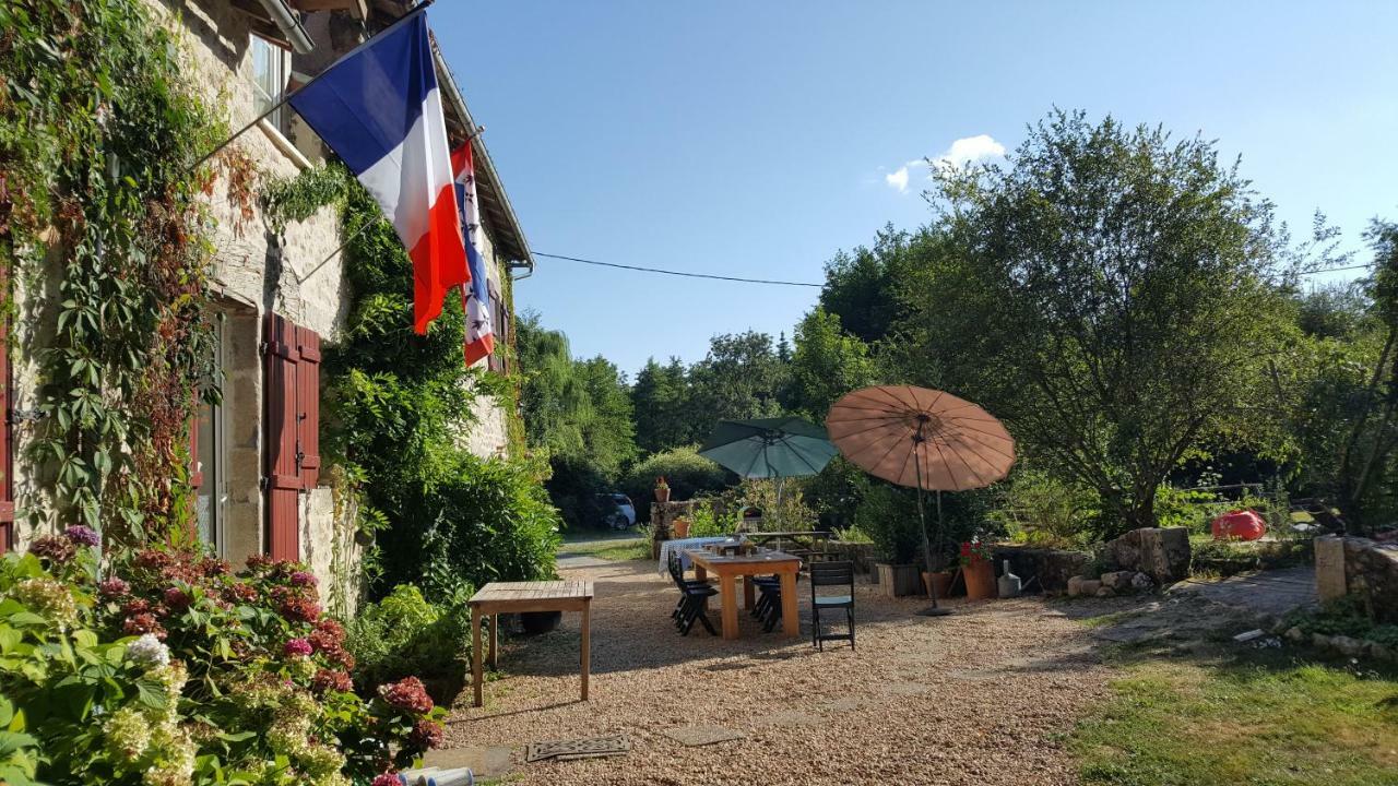 Le Moulin De Pensol - Gites Esterno foto